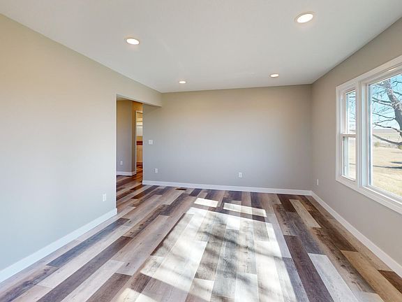 3rd image of 13368 170th St