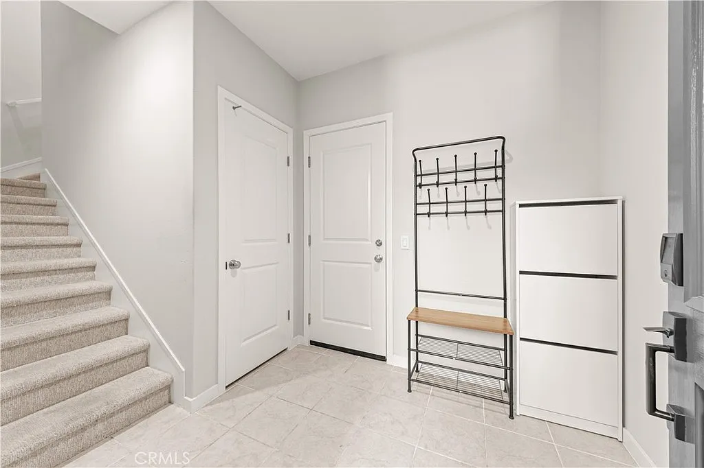 2 bed, 1174 sqft, $4,000 — Photo 4