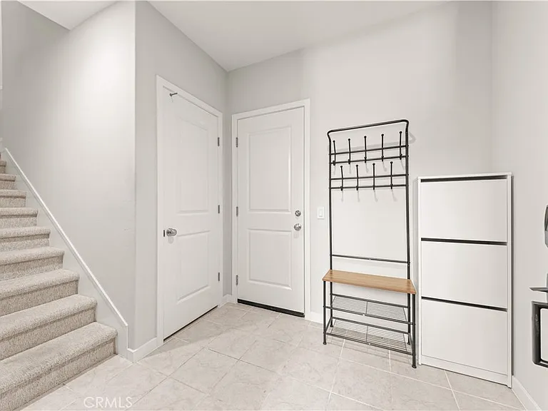 144 Sunnyside — Photo 4