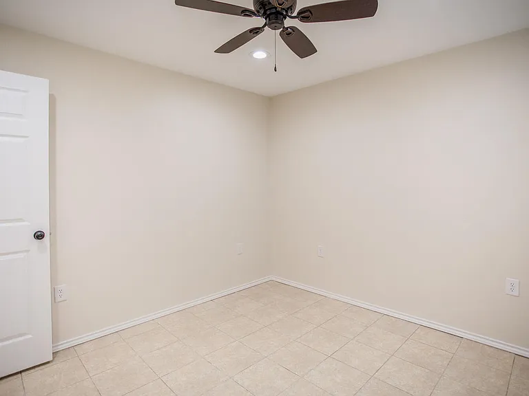 1231 N Lbj Dr #10 — Photo 6