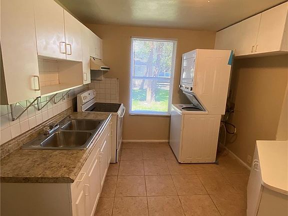 5th image of 3351 Marion St APT 1
