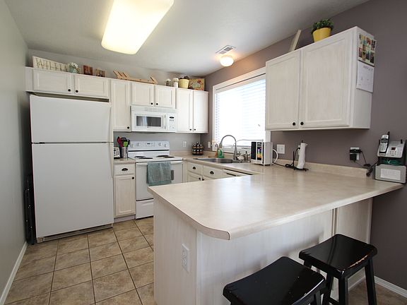 3rd image of 5431 N Scarsborough Way