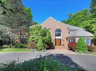 13 Stoningham Dr, Warren, NJ 07059