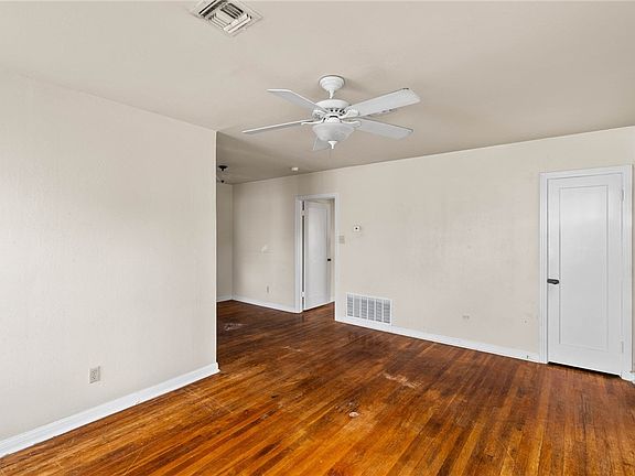 5th image of 503 E Henderson St