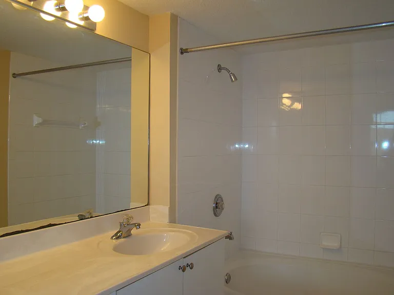 City Center Apartments — Photo 14