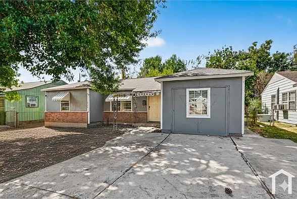 10106 Sierra Dr — Photo 1