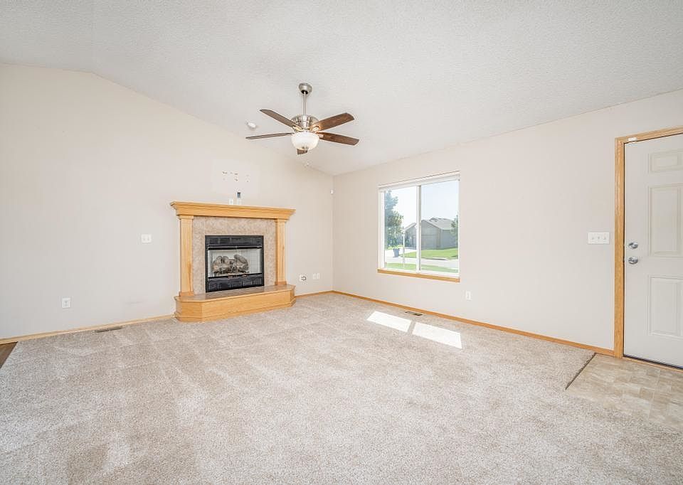 1973 N Bellick Ct, Wichita, KS 67235 Zillow