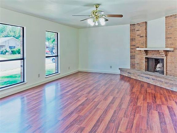 5th image of 818 Levelland Dr