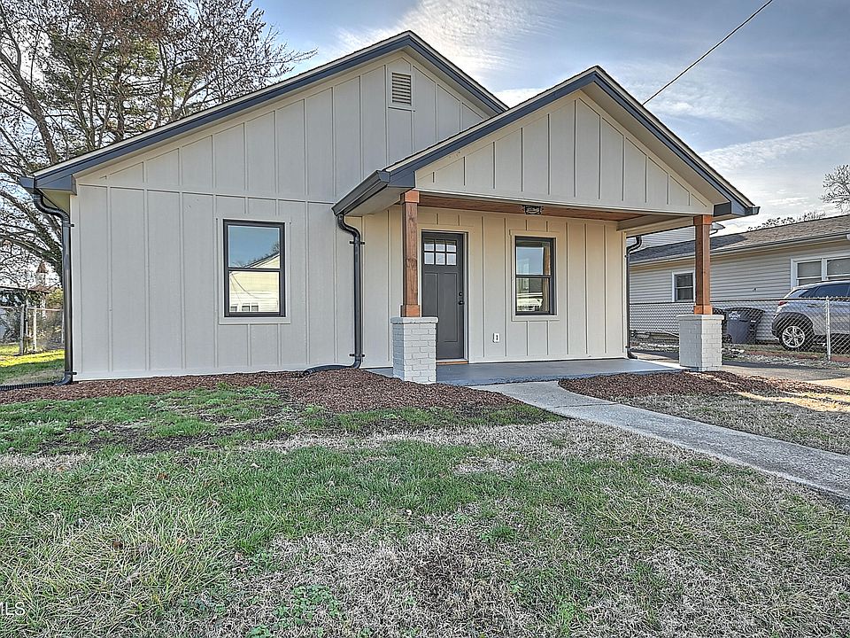 1st image of 2209 Maxwell Ave