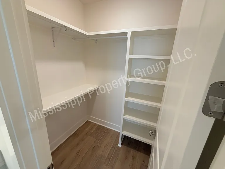 611 Miramar Ln — Photo 13