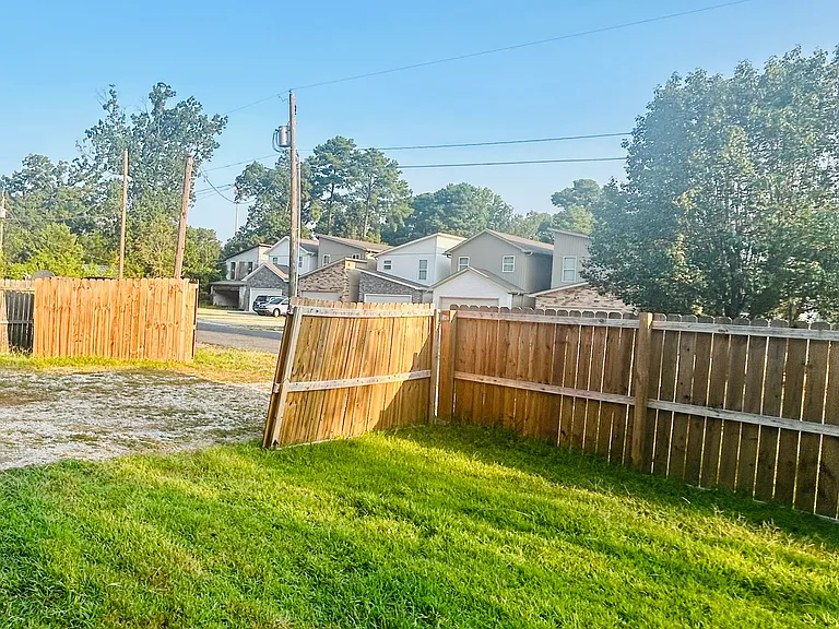 220 Long Beach Dr — Photo 30