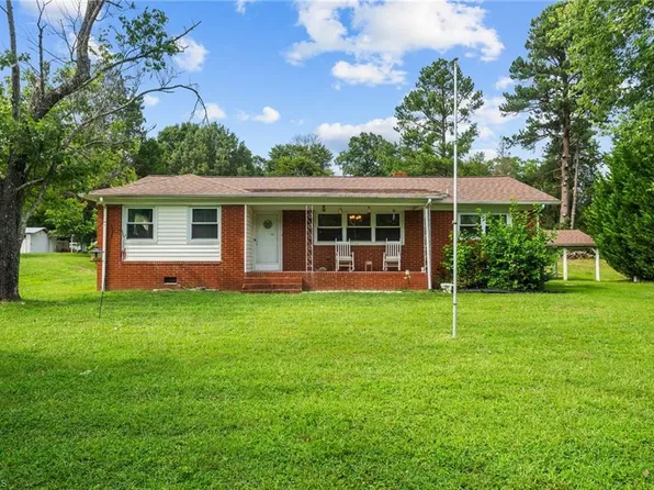 1118 Johnsontown Rd, Thomasville, NC 27360