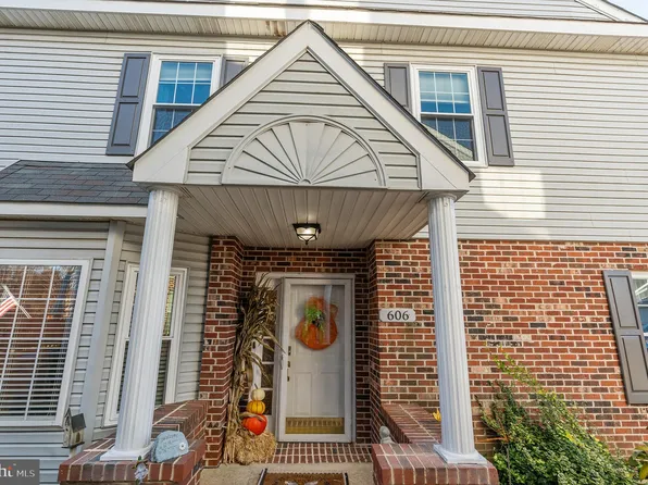 606 Truman Ct, Norristown, PA 19403