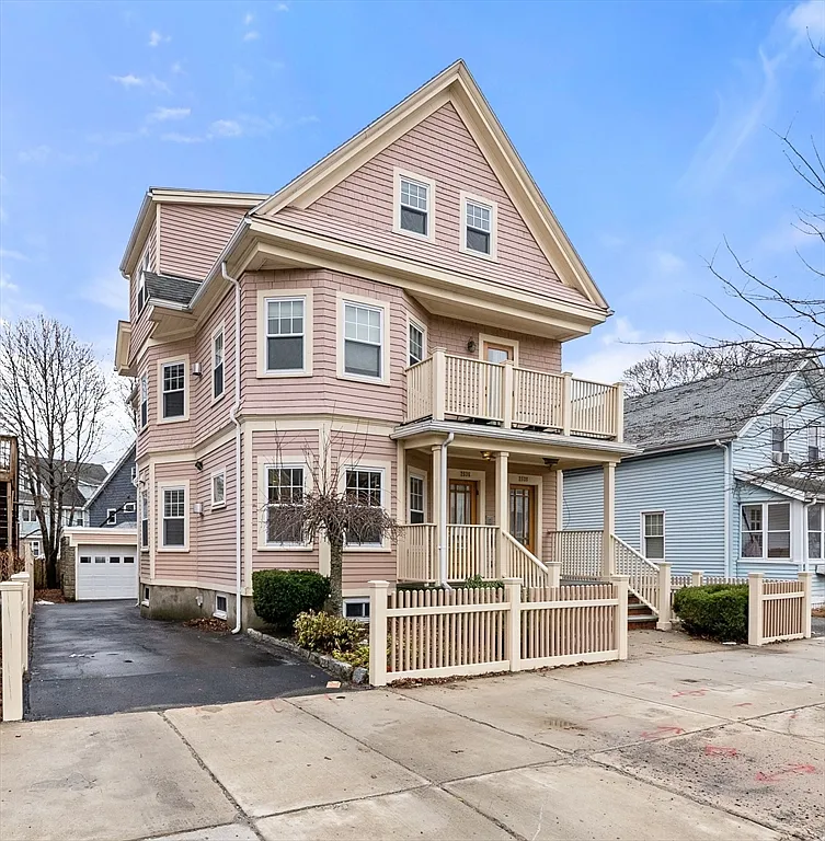 Building Photo - 2536 Massachusetts Ave #U
