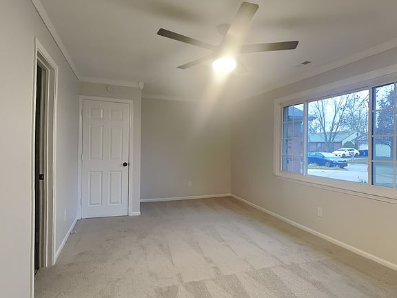 4th image of 7443 Pebblebrooke East Dr