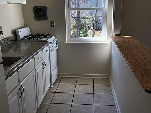 2nd image of 4904 Chamberlayne Ave APT B5