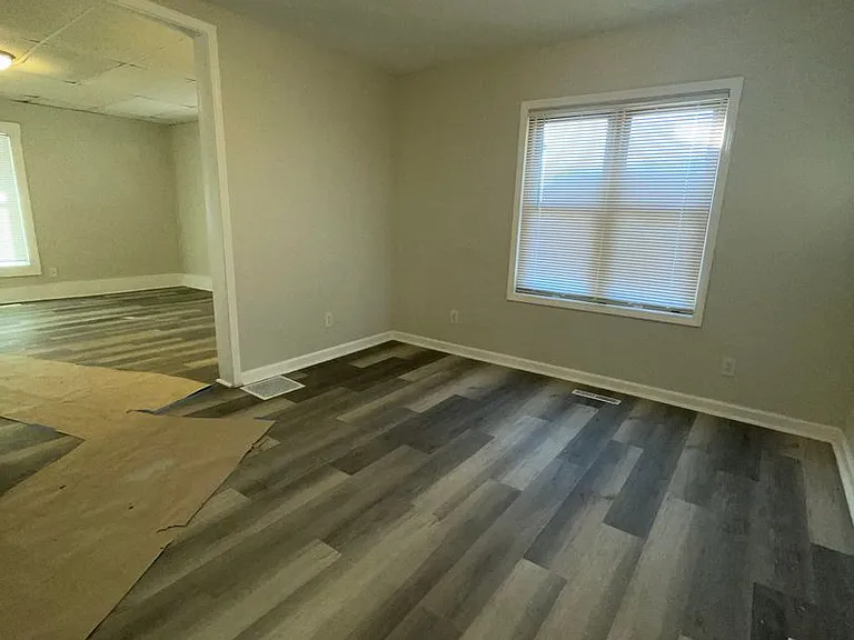400 White St — Photo 17