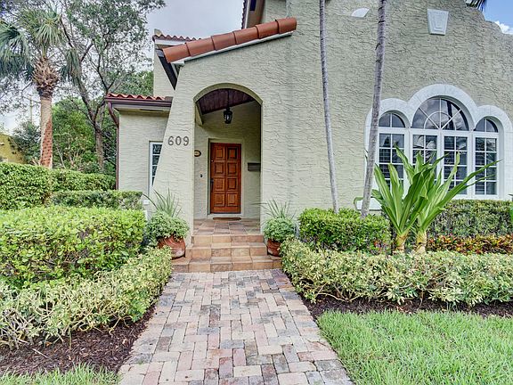 4th image of 609 Flamingo Dr