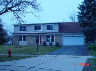 955 Sycamore Ct, Hoffman Estates, IL 60192