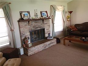 3rd image of 709 SE Lighthouse Ave