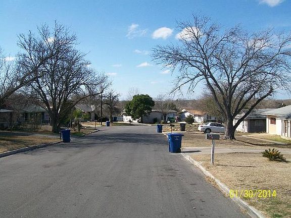 3rd image of 403 Cable Dr