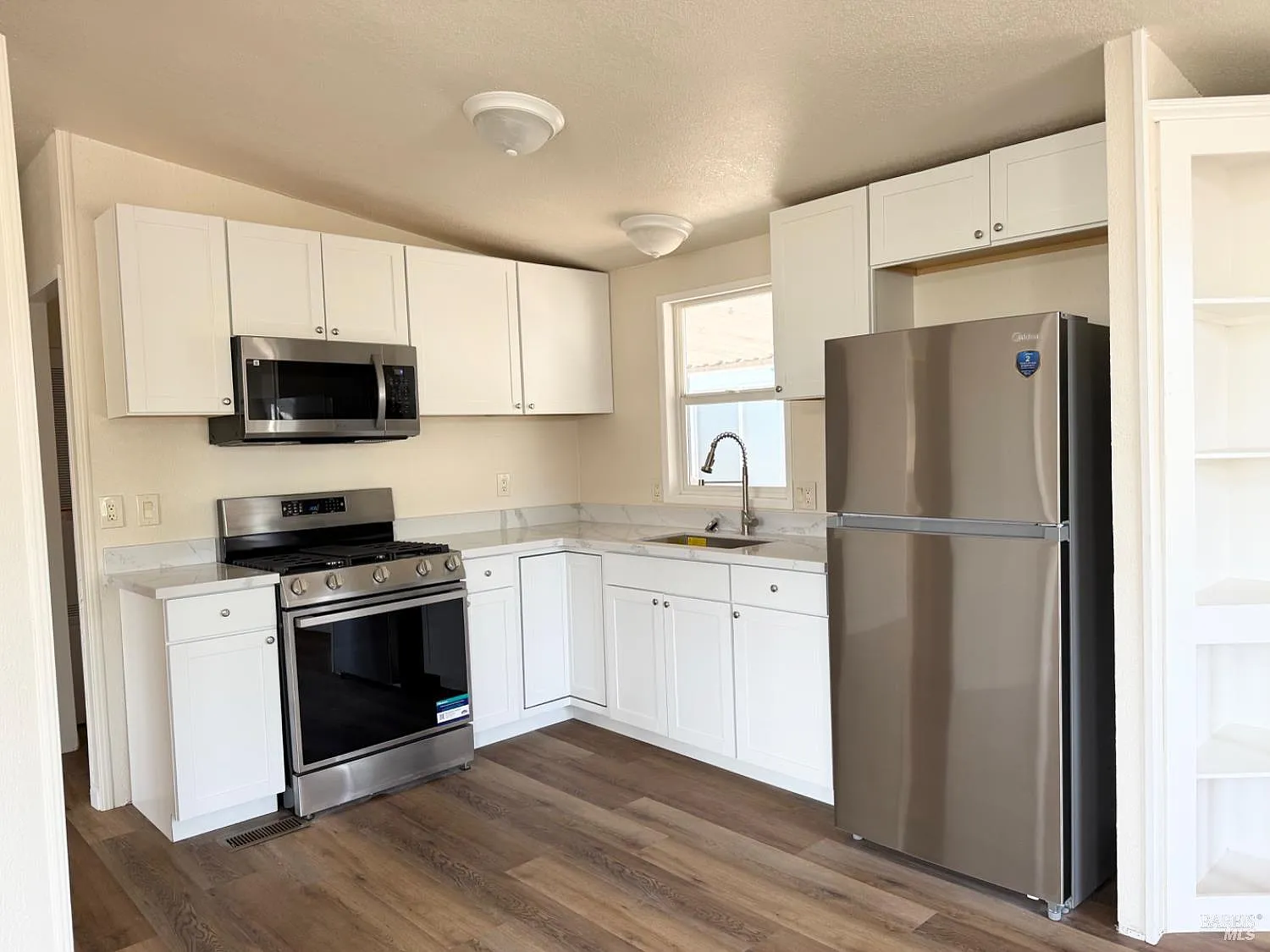220 Pear Lane - Photo 8