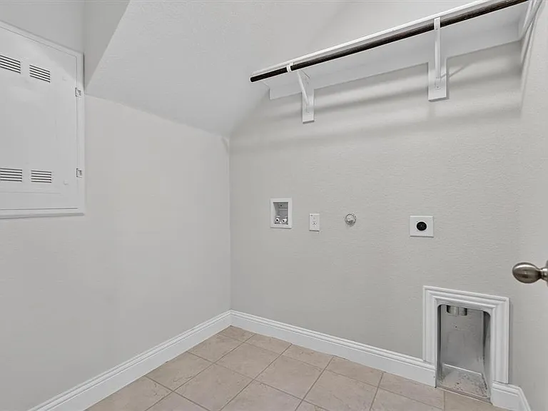 2873 Creekway Dr — Photo 16