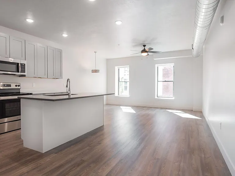 606 W North Temple St #204 — Photo 7