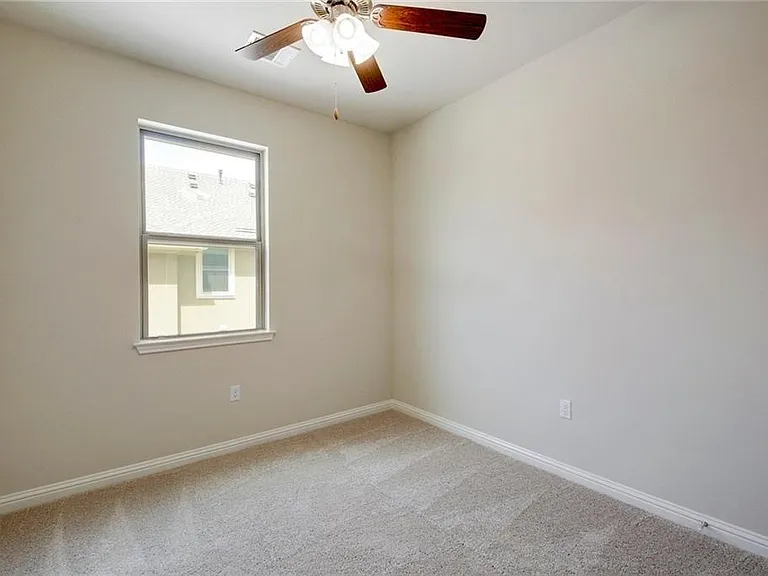 13800 Lyndhurst St #304 — Photo 19