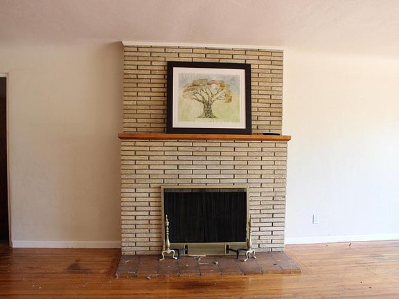 4th image of 916 Manzano St NE