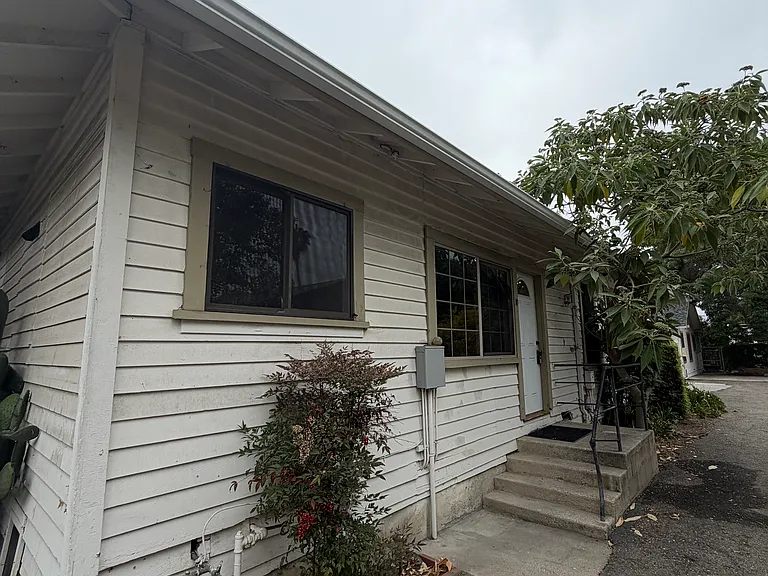 310 Ladera St #B — Photo 11