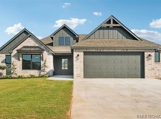 27507 E 108th Pl S, Coweta, OK 74429