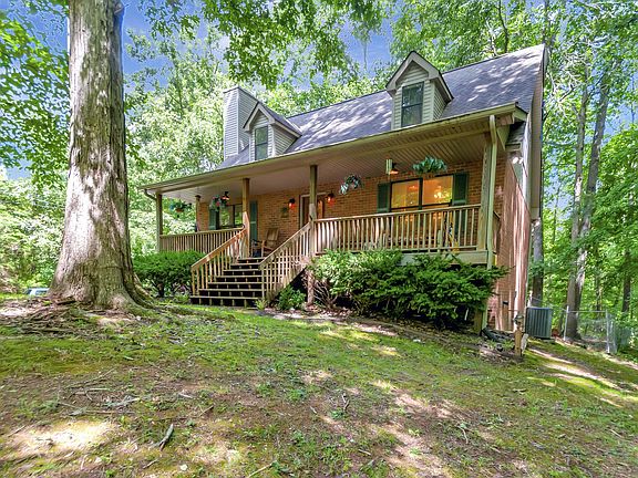 3rd image of 1240 Whippoorwill Dr