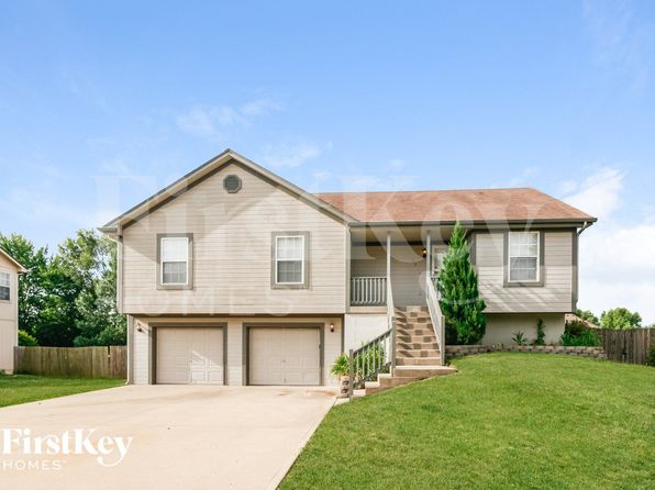 10019 E 220th St, Peculiar, MO 64078