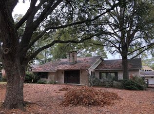 10106 Green Tree Rd, Houston, TX 77042