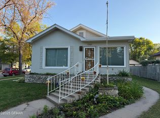1701 University Ave, Grand Forks, ND 58203