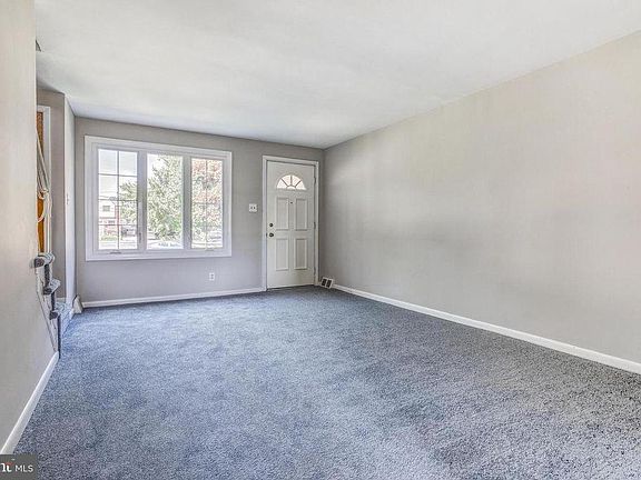 5th image of 1080 Glen Cir