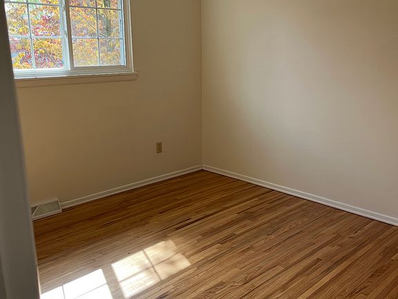 4th image of 176 Argus Dr #A
