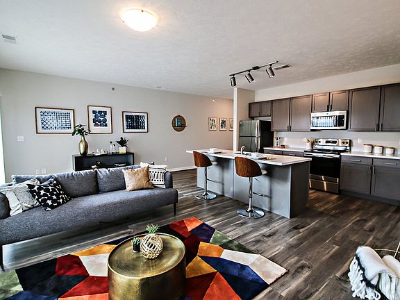 3rd image of 4800 Holdrege St #321