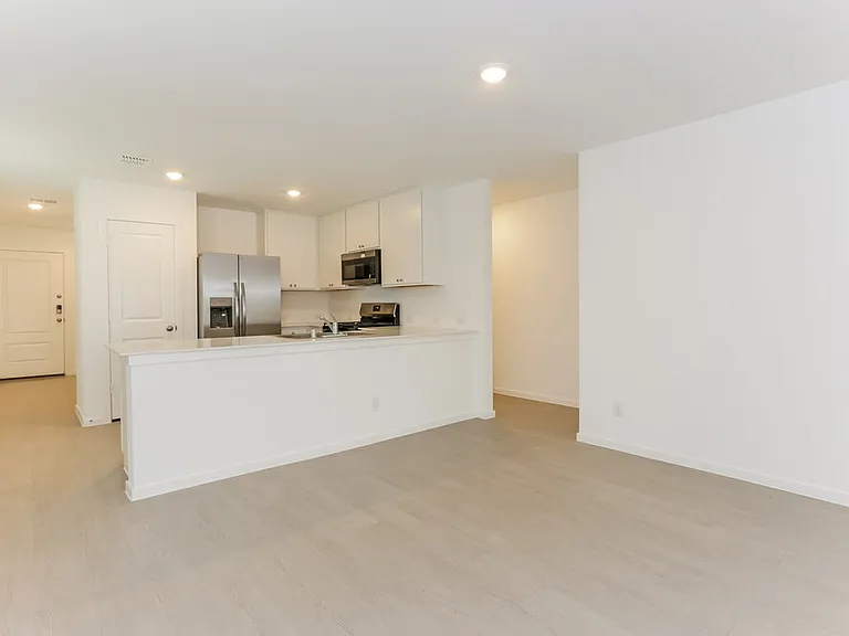 1727 Crossbill St — Photo 6