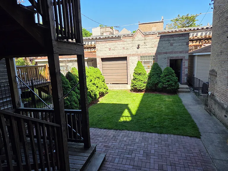 1909 N Sheffield Ave #1 — Photo 7
