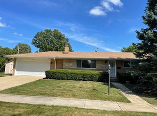 541 Beau Dr, Des Plaines, IL 60016