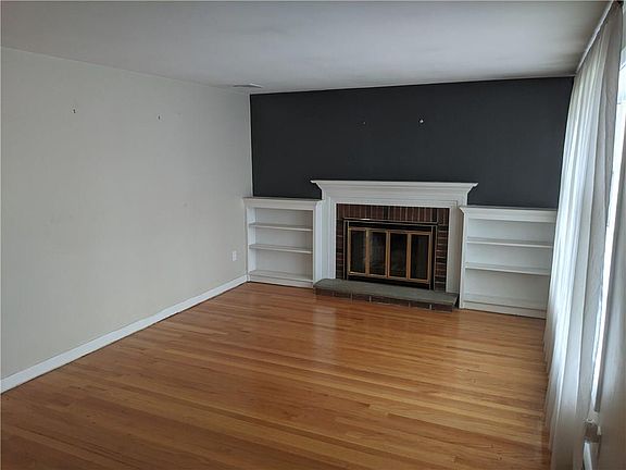 5th image of 22 Bellevue Blvd