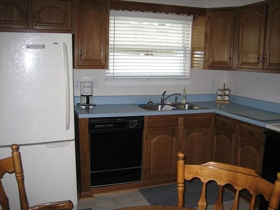 5th image of 3700 Pine Grove Ln