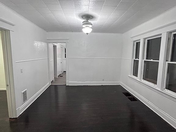 5th image of 98 W Hazeltine Ave Floor 1