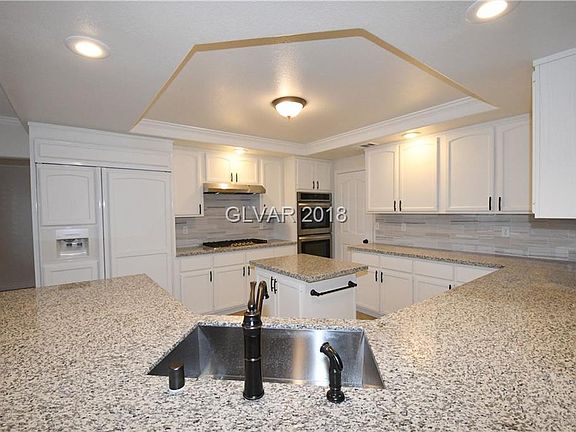 5th image of 918 Alta Oaks Dr