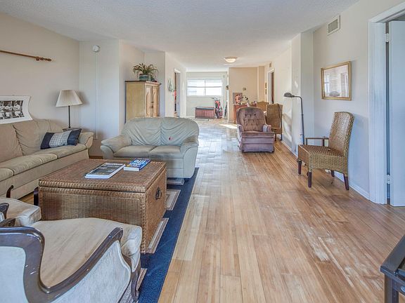 4th image of 1 N Golfview Road #205
