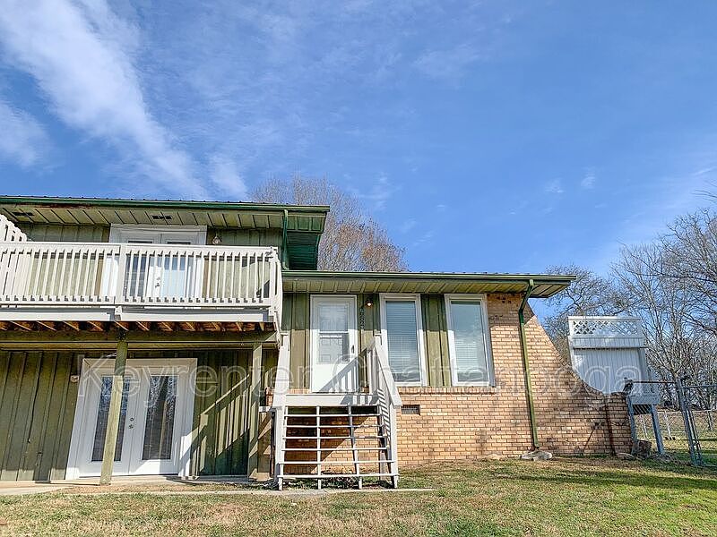 1st image of 4652 Cary Ln #1