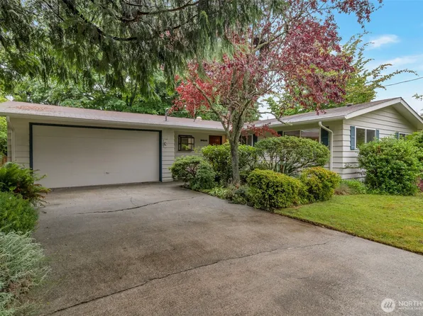 9605 216th Place SW, Edmonds, WA 98020