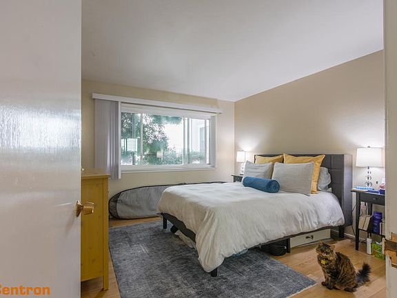 5th image of 1421 10th Ave #15